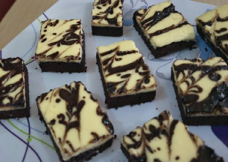 Choco brownies with cream cheese
