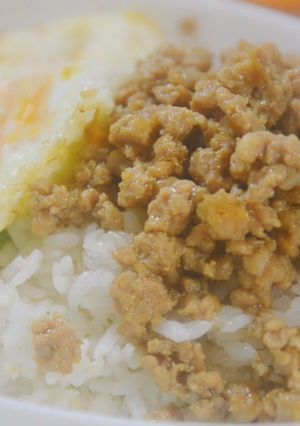 家常料理∣香噴噴古早味百香肉燥飯 的食譜成品照片