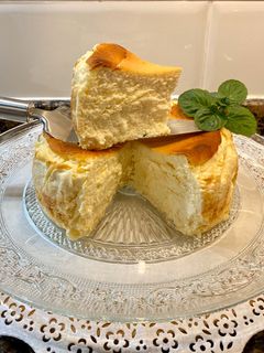 Una foto de Pastel de queso y almendra