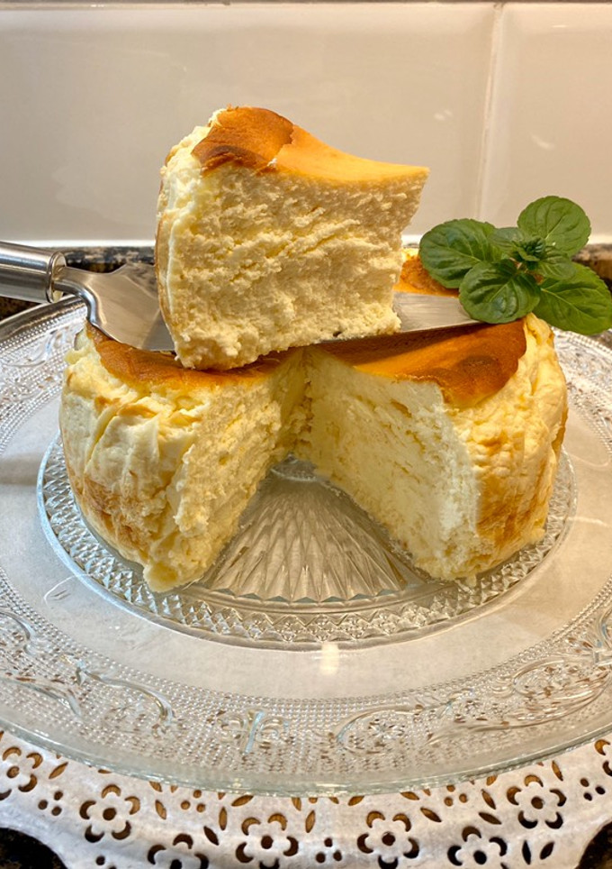 Una foto de Pastel de queso y almendra