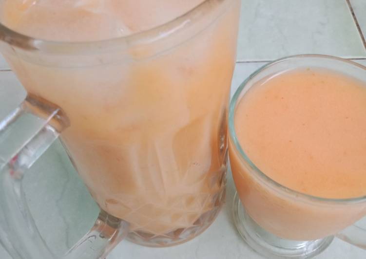 Mango strawberry banana juice