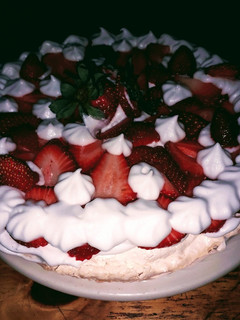 Una foto de Pavlova 🍓🍓🍓