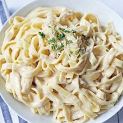 A picture of Creamy Fettuccine Alfredo.