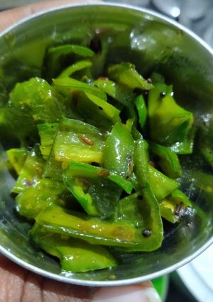 મરચાં નો સંભારો(Marcha na Sambharo Recipe in Gujarati) રેસીપી મુખ્ય ફોટો