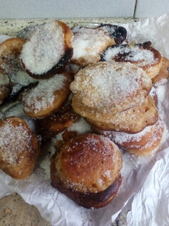 Una foto de Buñuelos de membrillo