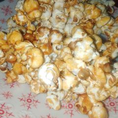 A picture of 5 minute caramel popcorn.