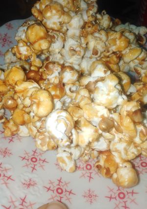 A picture of 5 minute caramel popcorn.
