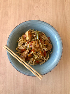 Una foto de Noodles veganos