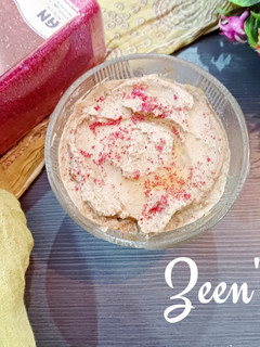 A picture of Tahini Paste with Sumac.