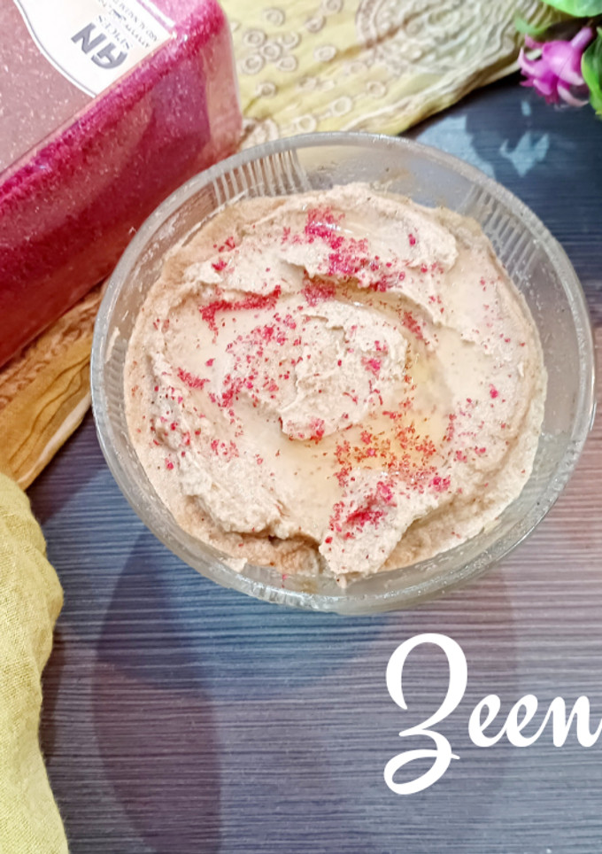 A picture of Tahini Paste with Sumac.
