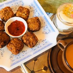 A picture of 3 spices potato balls.