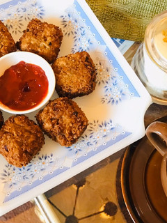 A picture of 3 spices potato balls.