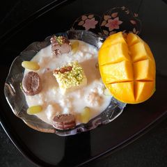 A picture of Rice Porridge with Fruits.