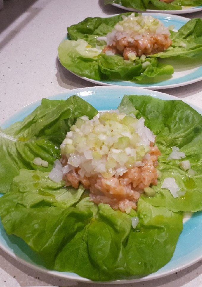 Una foto de Tartar de salmón o atún