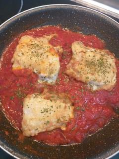 Una foto de Bacalao con salsa de tomate 😋