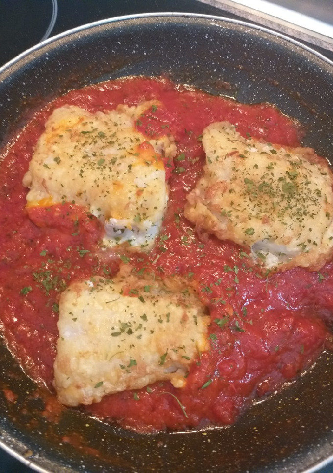 Una foto de Bacalao con salsa de tomate 😋