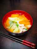 Sopa de miso con carne de cerdo Japonés BUTAZIRU o TONZIRU🇺🇾🇯🇵豚汁（ぶたじる・とんじる）