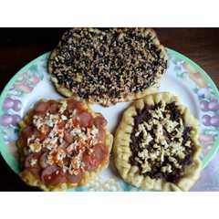 รูปของ Pizza Homemade simple (Pizza Rendang, Sosis, Coklat Kacang)