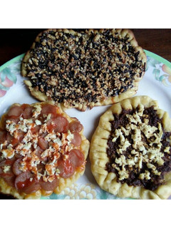 Foto resep Pizza Homemade simple (Pizza Rendang, Sosis, Coklat Kacang)