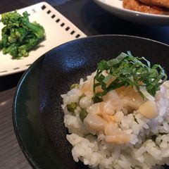 A picture of Japanese Mame gohan the Green peas rice with small scallops.