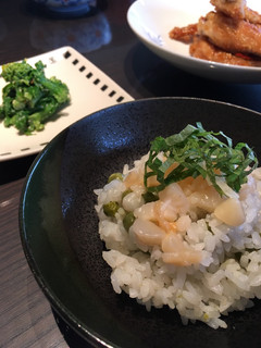 A picture of Japanese Mame gohan the Green peas rice with small scallops.