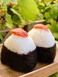 🌱 Umeboshi Onigiri - Cơm Nắm Mơ Muối Nhật Bản (Vegan)
