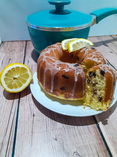 Una foto de Budín de limón con choco chips