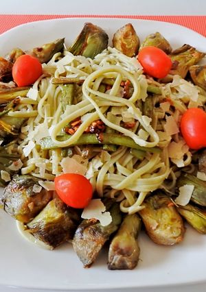 Una foto de Spaguetti con alcachofas