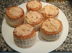 Foto principal de Volovanes o tartaletas rellenas de atún y surimi