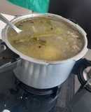 Caldo de pollo con papas