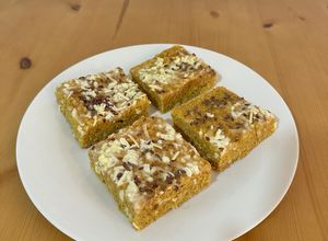 Una foto de Budín salado integral de repollo y zanahoria