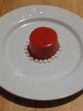 Mousse de piloncillo rellena de jelly de tejocote y guayaba