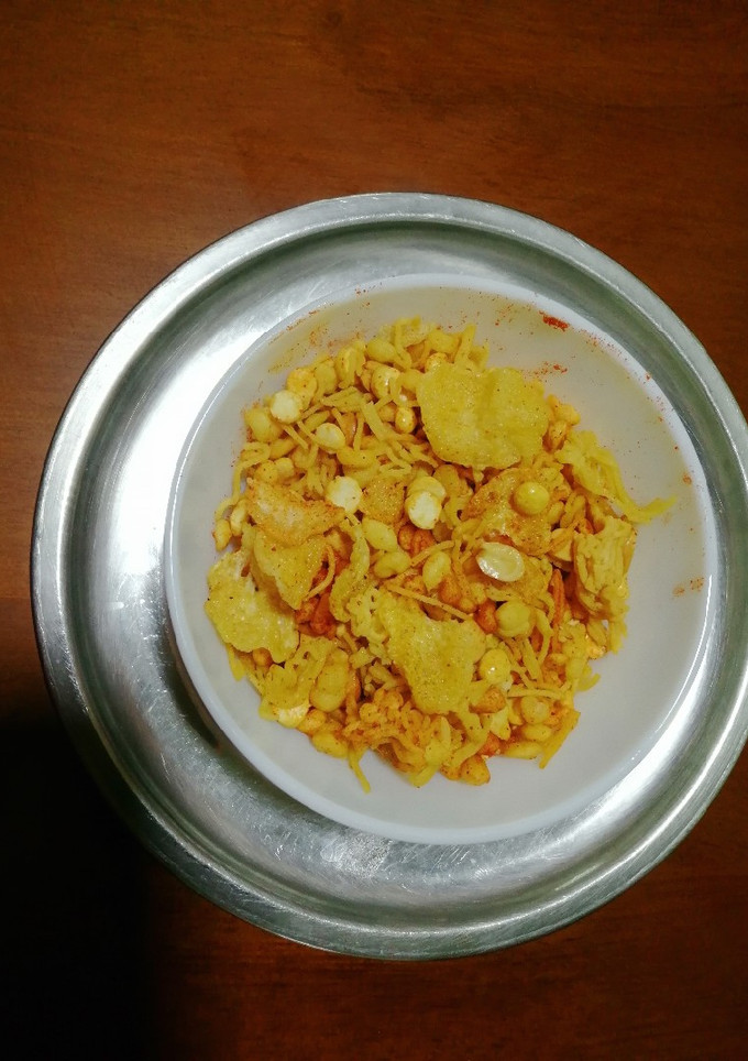 காரபூந்தி மிக்சர் (Kaara poonthi mixture recipe in tamil) செய்முறை முக்கிய புகைப்படம்