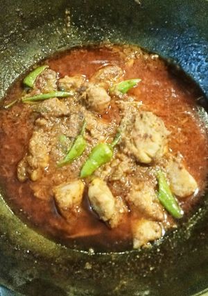 A picture of Chicken karahi.
