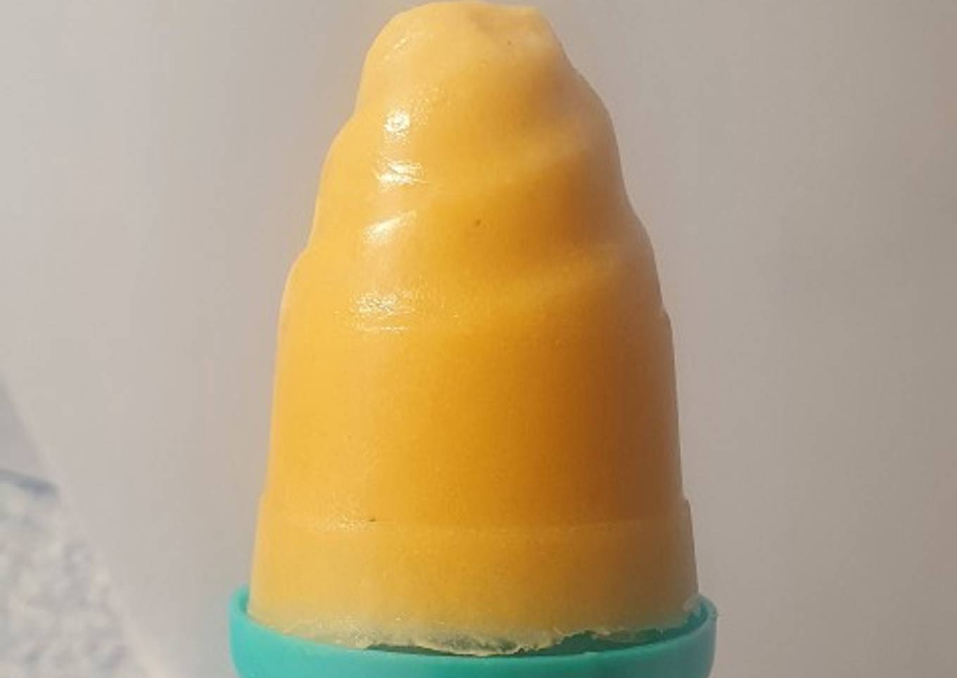 Helado de mango, plátano y yogur de fresa