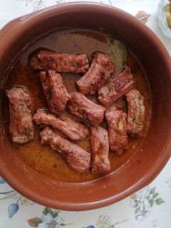 Una foto de Costillar de cerdo en salsa