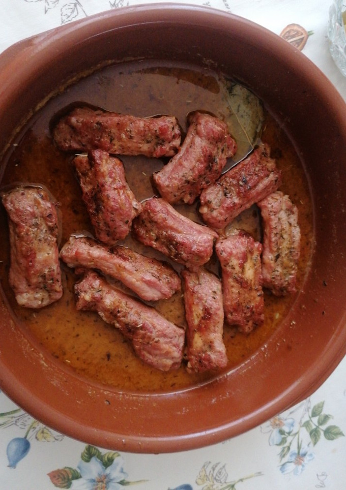 Una foto de Costillar de cerdo en salsa