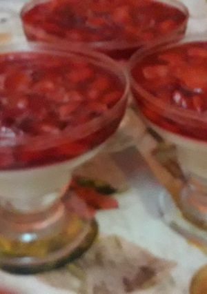 صورة لوصفة تحلية بالفراولة