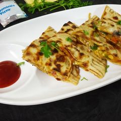 A picture of Roti pan pizza.