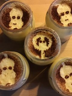 Une photo de Crèmes fantômes d Halloween vanille et café