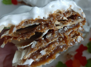 Una foto de Torta rogel fácil y sin horno