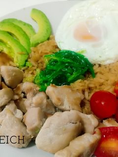 Una foto de Plato combinado japonés