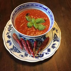 A picture of California Farm Perfect Sriracha Pepper Sauce.