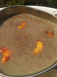 மாப்பிள்ளை சம்பா அரிசி பாயாசம் (black rice payasam recipe in tamil) செய்முறை முக்கிய புகைப்படம்