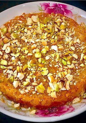 Hình của món Knafeh - Bánh ngọt Trung Đông.