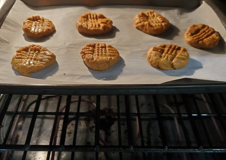 Peanut Butter Protein Cookies