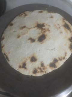 બાજરાનો રોટલો (Bajra Rotlo Recipe In Gujarati) રેસીપી મુખ્ય ફોટો