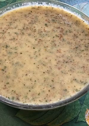 Une photo de Sauce salade ail, moutarde truffée, épices et persil
