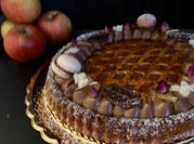Una foto di pasta sfoglia con le mele