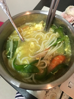 咖喱蔬菜湯麵(電鍋料理) 的食譜成品照片